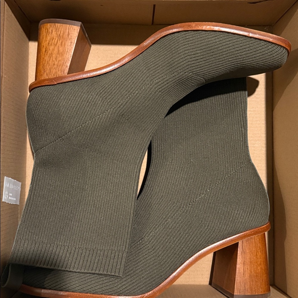 Dolce Vita Olive Knit Footwear